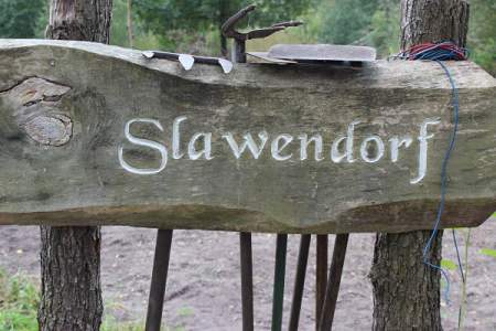 Bild "das Gelände:001_024_Slawendorf.jpg"