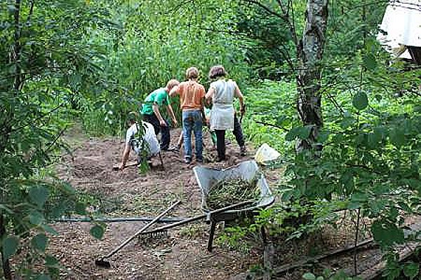 Bild "das Gelände:003_001_Garten.jpg"