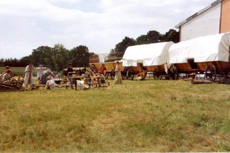 Bild "das Gelände:005_008_Planwagen.jpg"