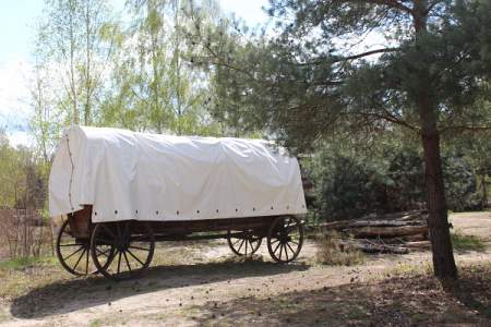 Bild "das Gelände:005_009_Planwagen.jpg"